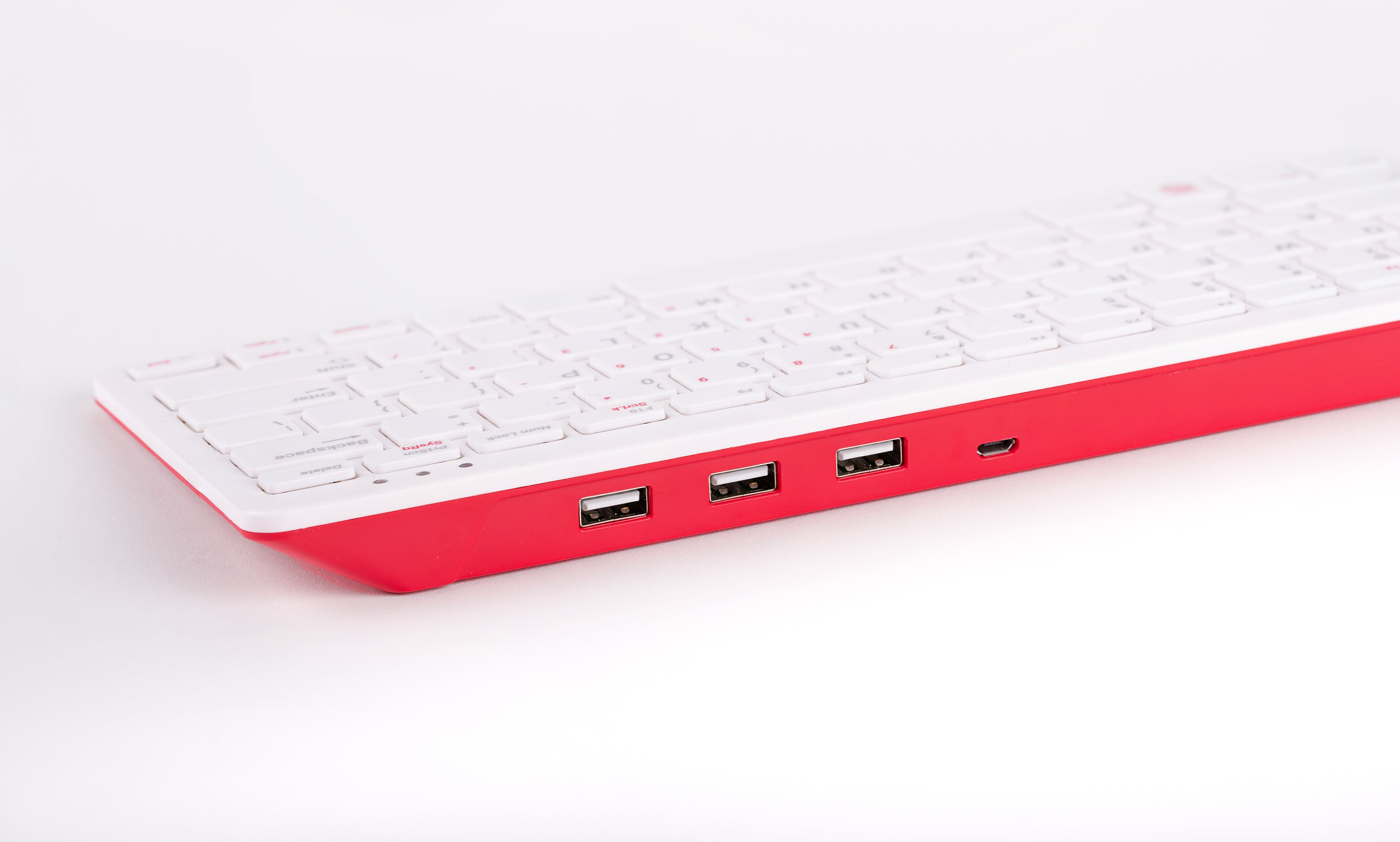 Makerbright Raspberry Pi 5 Raspberry Pi Keyboard and Hub (Red/White) - MakerBright
